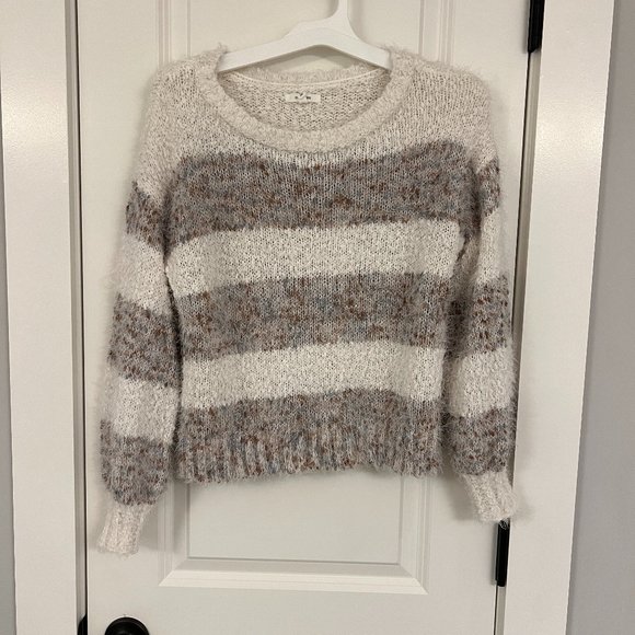 Cropped Sweater - Picture 1 of 2